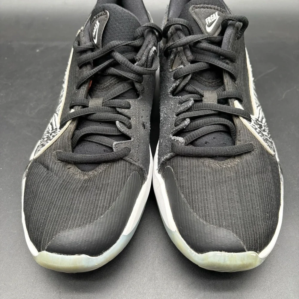 Nike Zoom Freak 2 Giannis Youth Size 4.5 Black White‎ Basketball Shoes CN8574
